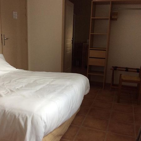 La Campagne De Petre Hotel Entrevennes Екстериор снимка