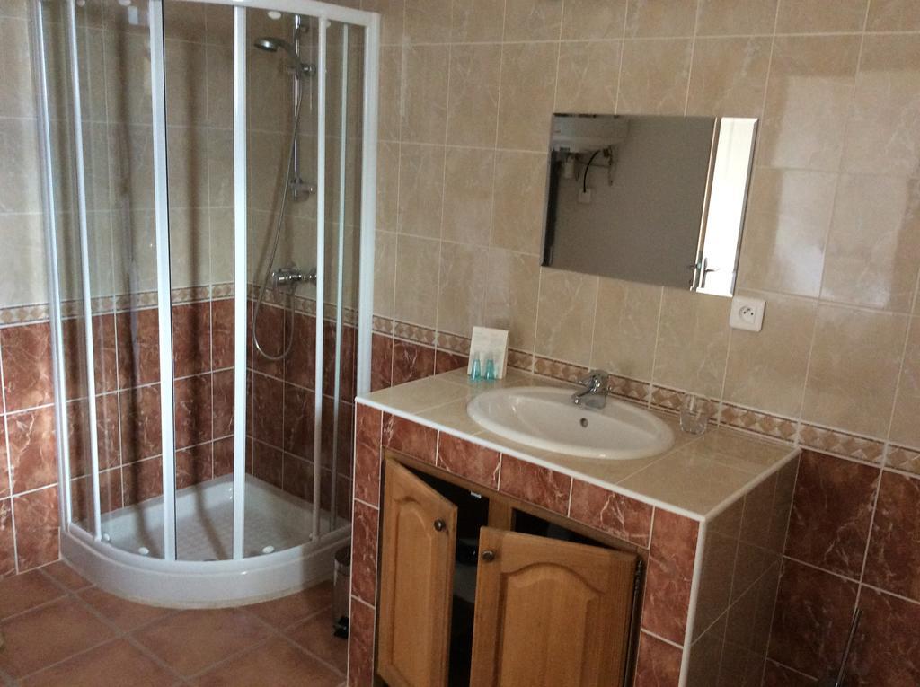 La Campagne De Petre Hotel Entrevennes Екстериор снимка