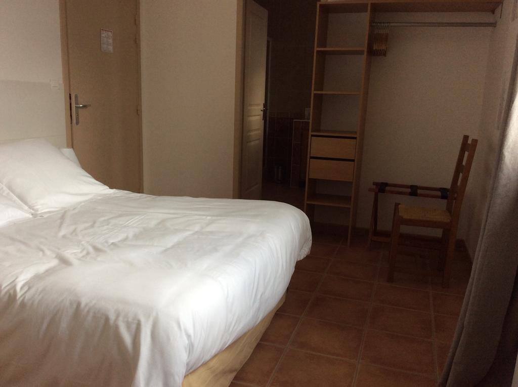 La Campagne De Petre Hotel Entrevennes Екстериор снимка