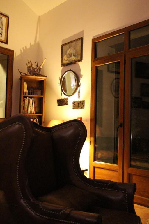 La Campagne De Petre Hotel Entrevennes Екстериор снимка
